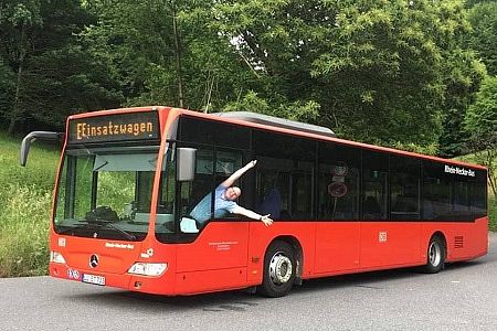 pristi-zastavka-nemecko-rozhovor-s-ridicem-autobus